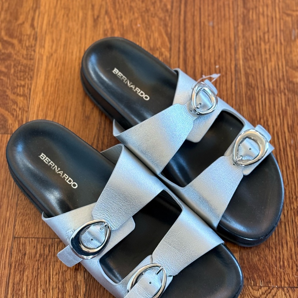 Bernardo Evie Silver Leather Sandals